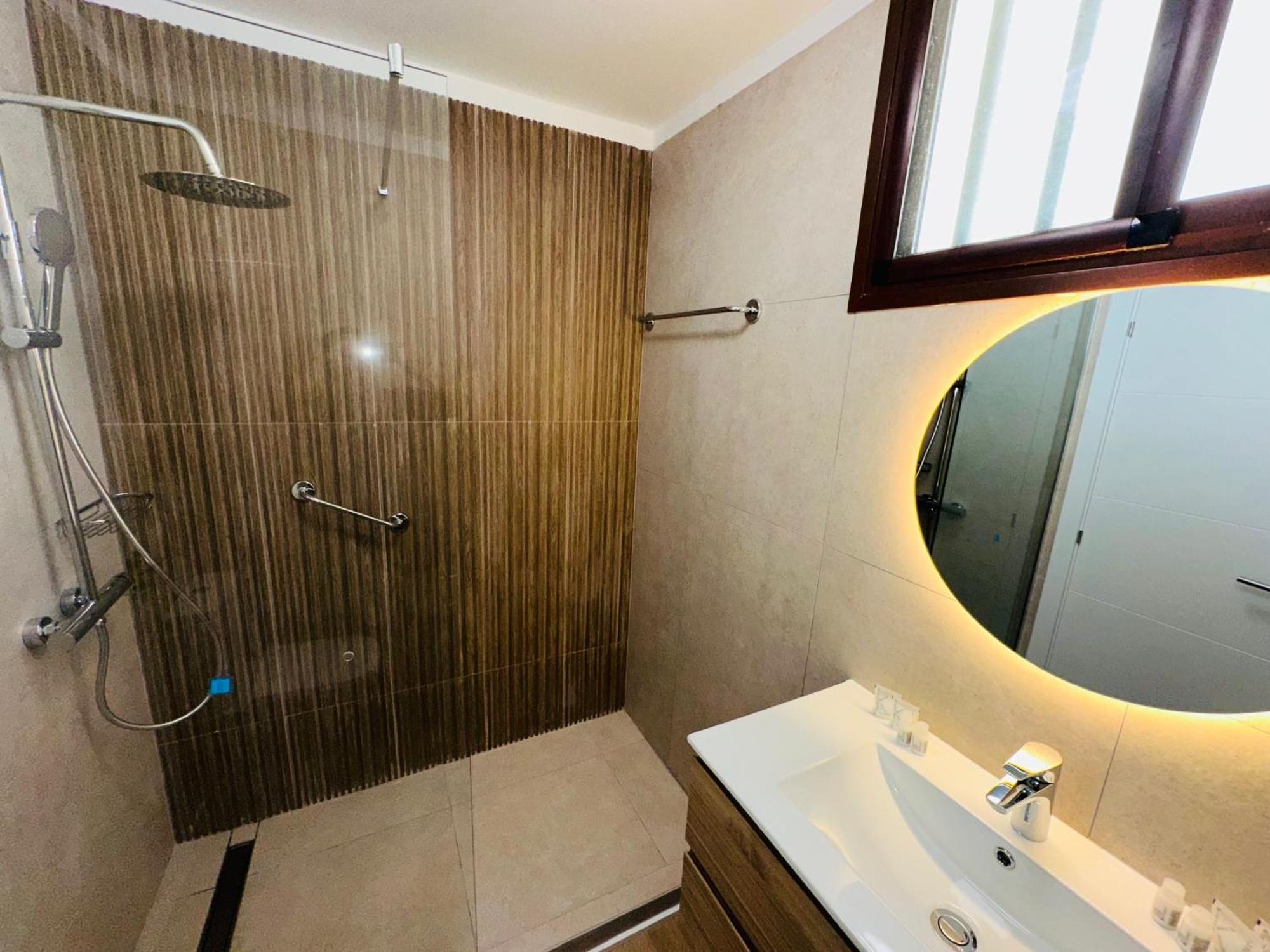 En Playa Las Vistas. Veramar. Free Parking, Pool! Los Cristianos  Exterior photo